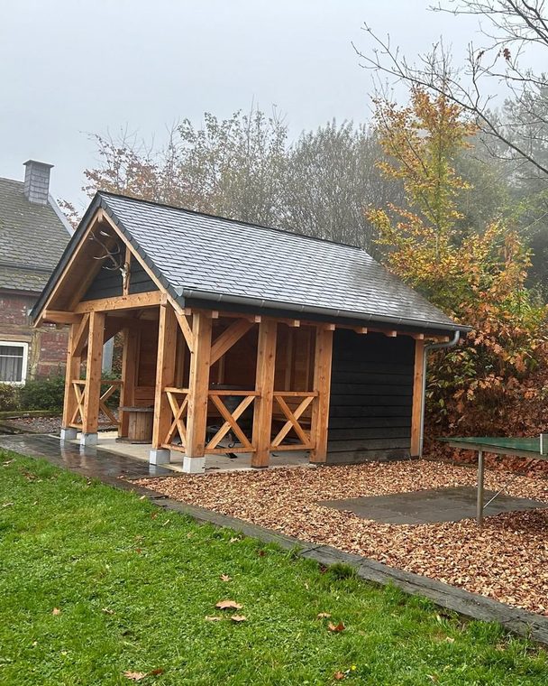Tuinpaviljoen in massief hout door BeMen