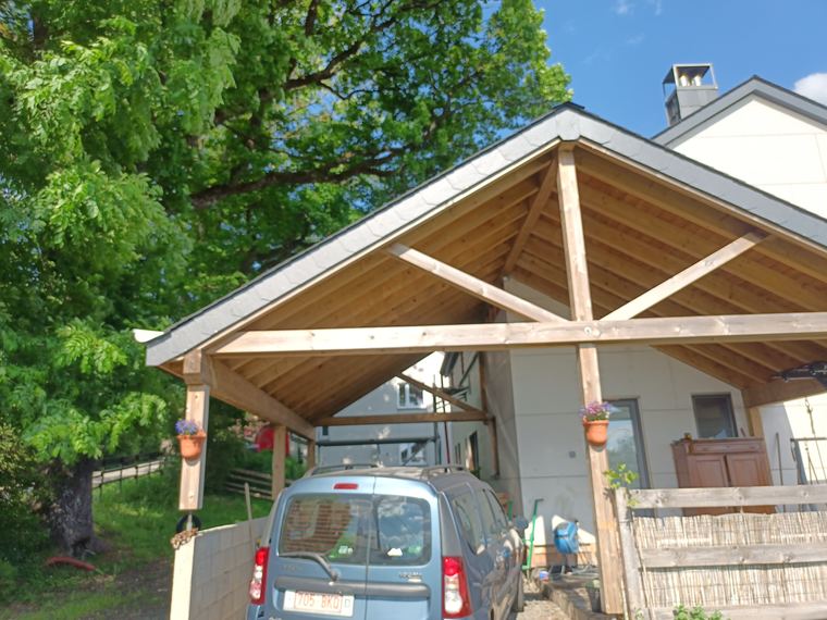 Carport met open spantwerk