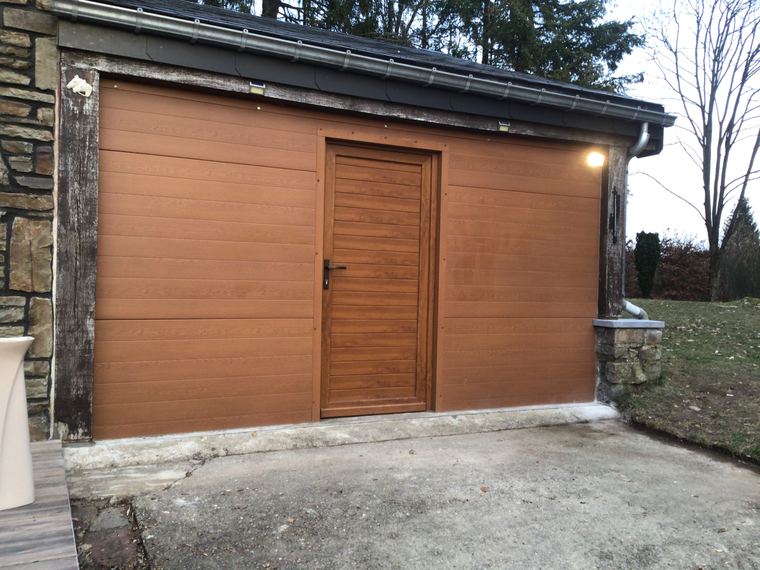 Nouvelle porte de garage sectionnelle